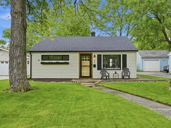 323 Pettibone St, Crown Point, IN 46307