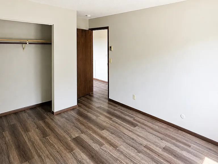 Riverine Apartments — Photo 21