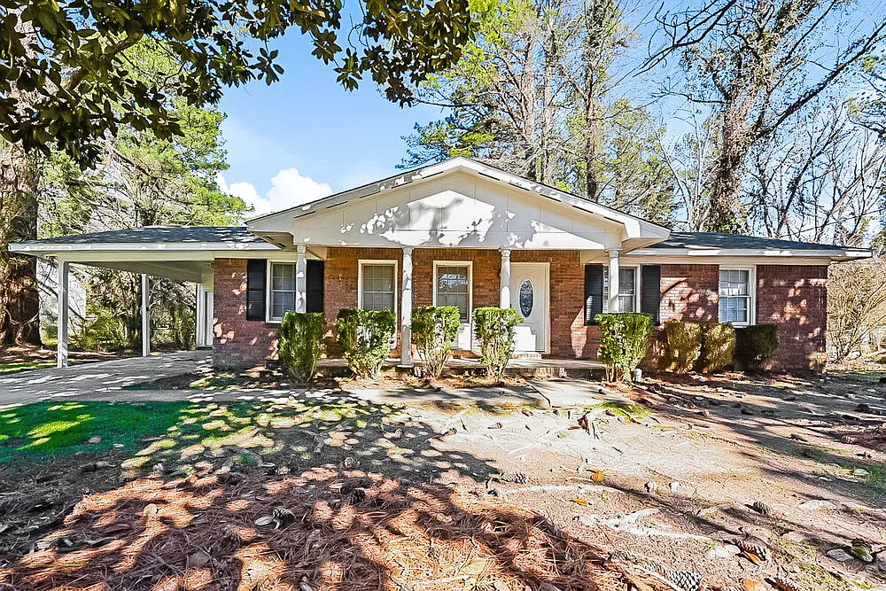 3 bed, 2.0 bath, 1175 sqft, $1,805 — Photo 1