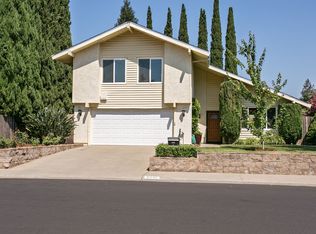 9241 Linda Rio Dr, Sacramento, CA 95826