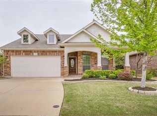 11556 Round Leaf Dr, Fort Worth, TX 76244