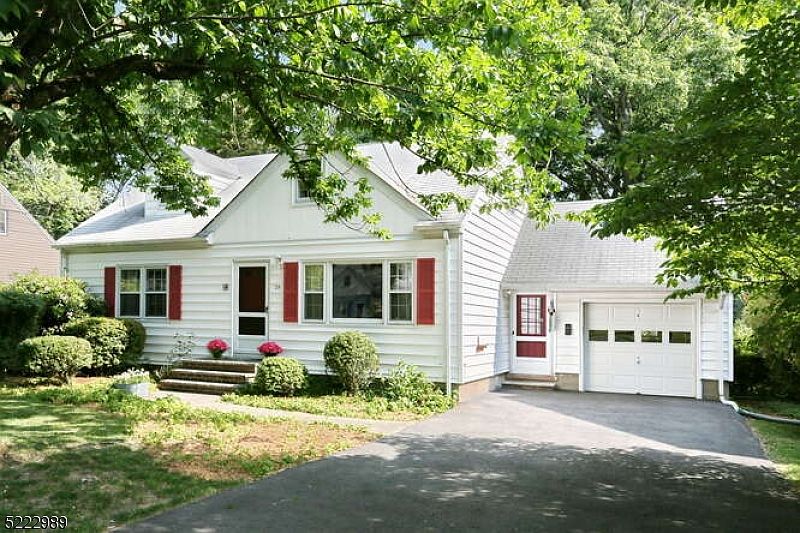 1st image of 25 Fairhaven Dr