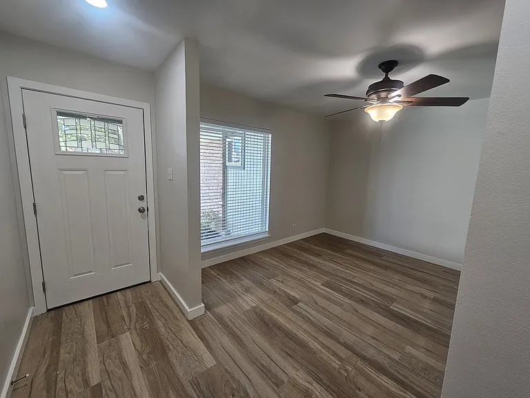 3402 Laguna Dr — Photo 7