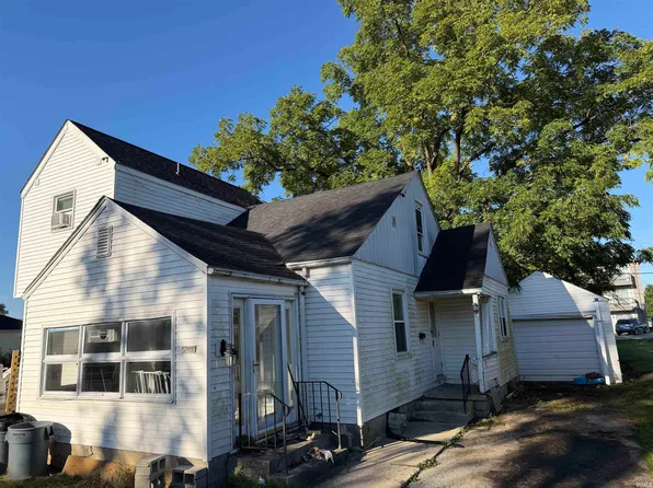 2213 N Hollywood Ave, Muncie, IN 47304