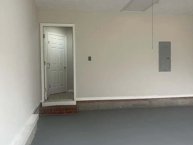 644 Butler Springs Cir — Photo 16