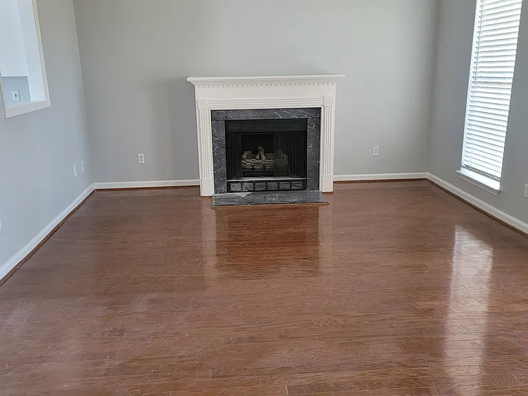 732 3rd St NE — Photo 4