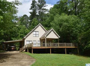 1015 Honeycomb Rd, Grant, AL 35747