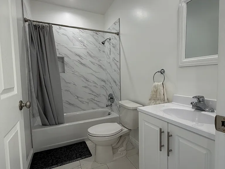 17557 W Saticoy St #17557 — Photo 6
