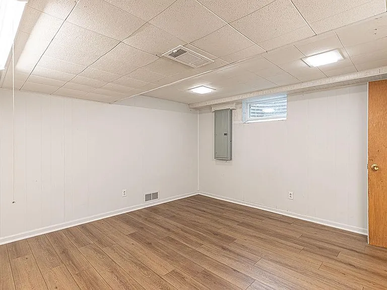 4121 Barbara Dr — Photo 32