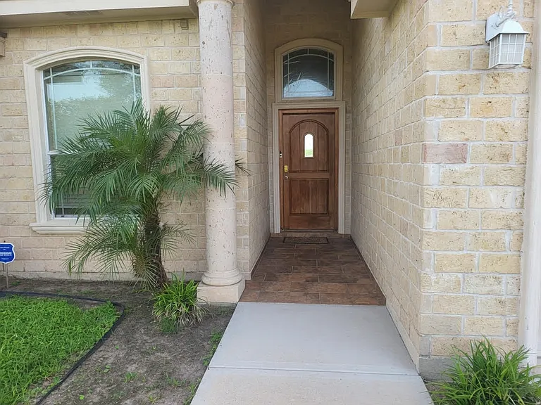 3714 Illeana St — Photo 2
