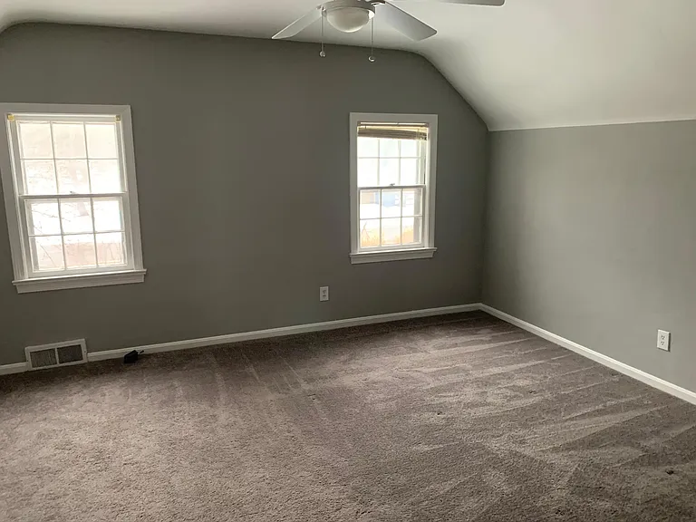 310 W Delaware Ave — Photo 18