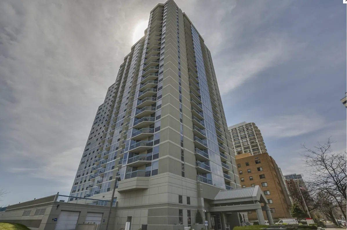 1 bed, 1.0 bath, 733 sqft, $1,800 — Photo 1