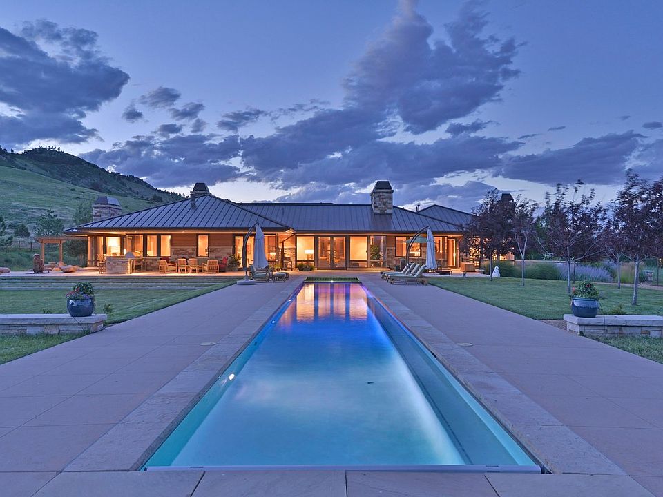 1st image of 335 Lee Hill Dr