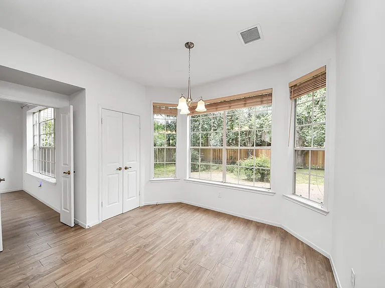 103 E Lakeridge Dr — Photo 13