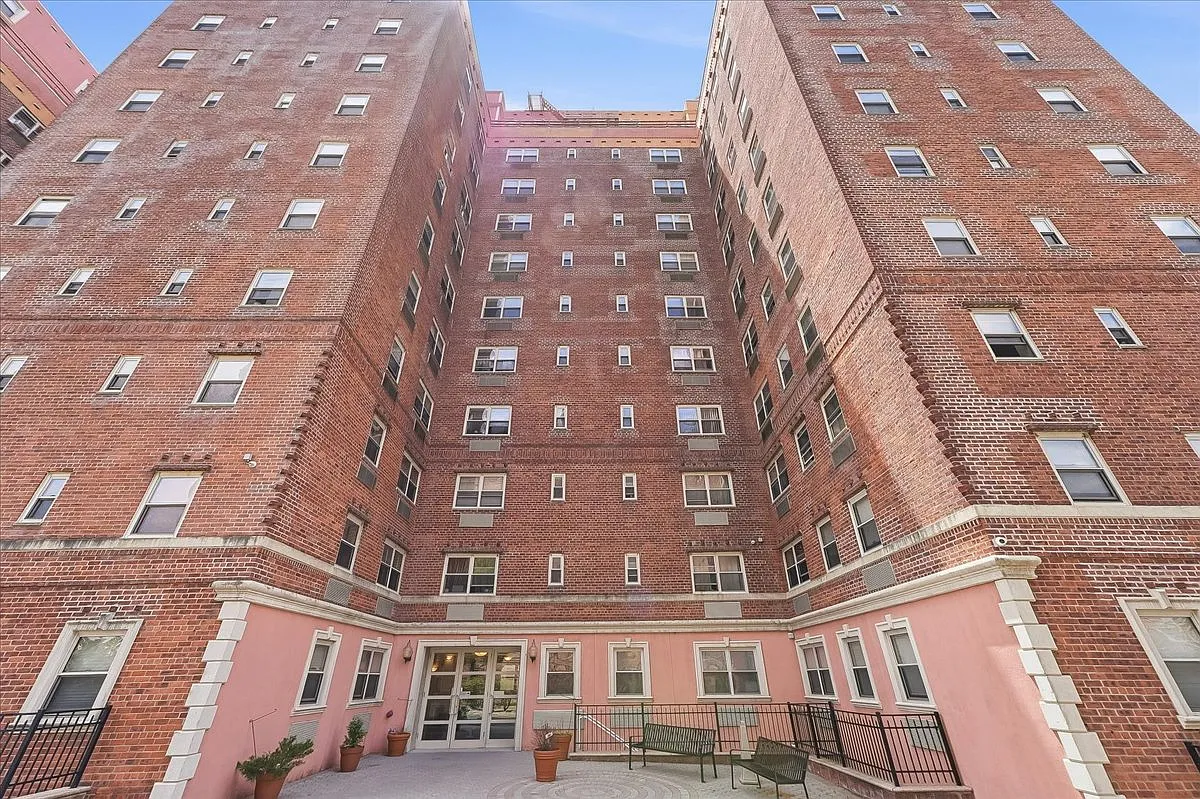 2 bed, 1100 sqft, $2,650 — Photo 2