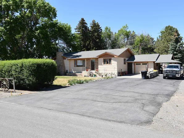 969 Lane 9, Powell, WY 82435