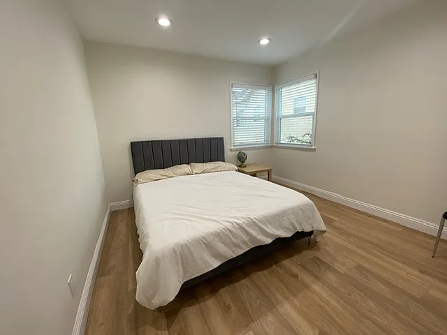 2439 S Baldwin Ave — Photo 12