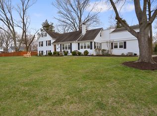 1111 Anesbury Ln, Alexandria, VA 22308