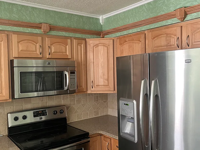 1007 Comanche St — Photo 7