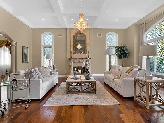 3rd image of 25504 Colette Way