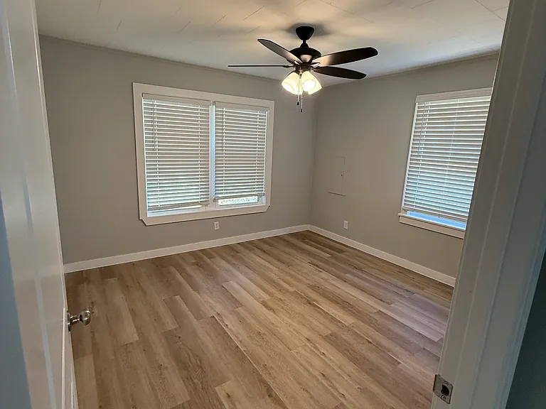 922 Alan Rd — Photo 5