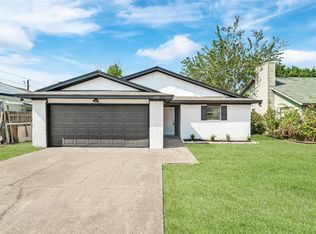 4223 Meadow Park Dr, Arlington, TX 76017