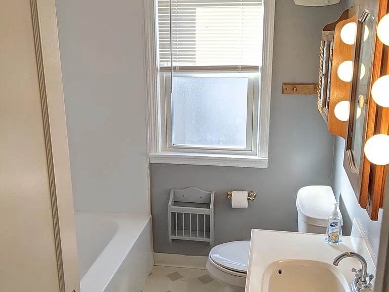 1719 Shirley Ave — Photo 10