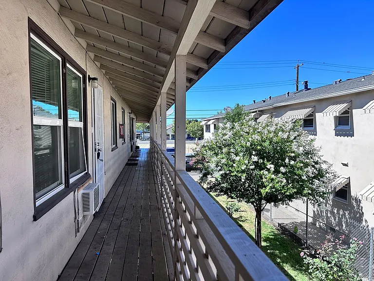 1017 Lochbrae Rd — Photo 11