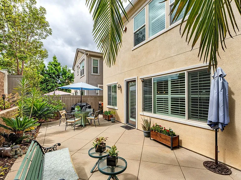 2073 White Alder Ln — Photo 14