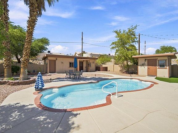3rd image of 2497 Beverly Glen Dr
