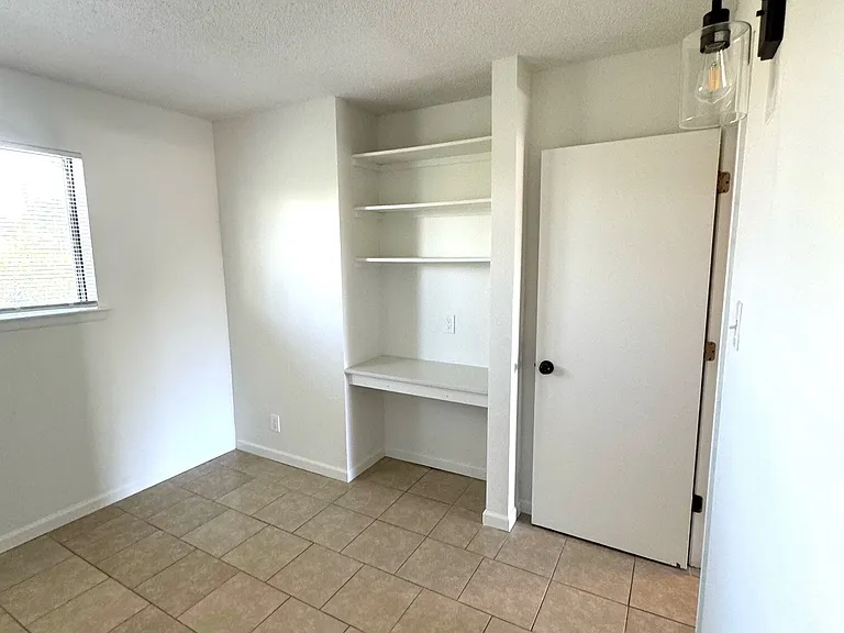 402 Cornell Dr SE — Photo 9