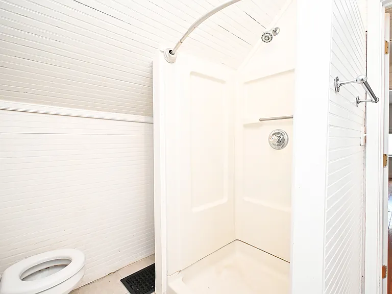 4221 Bell St — Photo 42