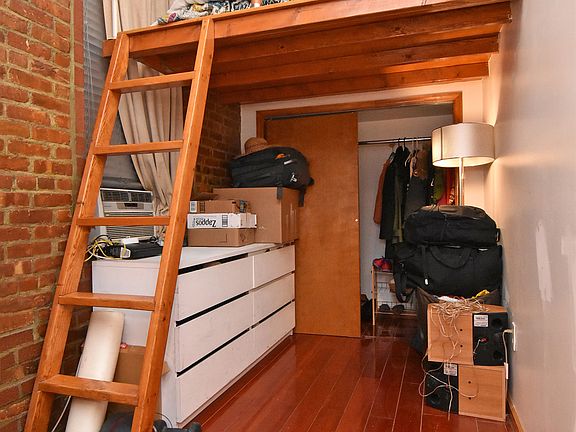 3rd image of 123 Ludlow St APT 3