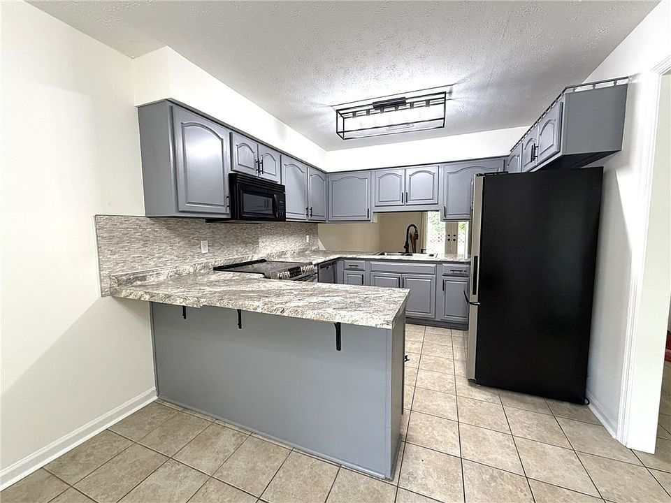 1st image of 1398 Kurt Cir