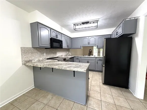 1398 Kurt Cir, Auburn, AL 36830