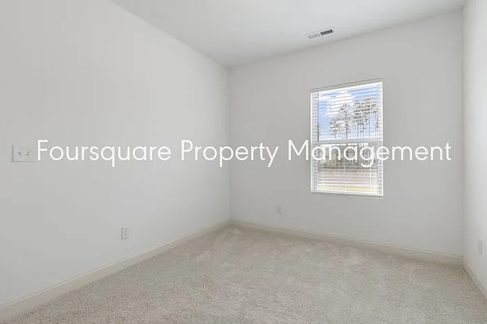 1424 Grove Village Rd — Photo 33