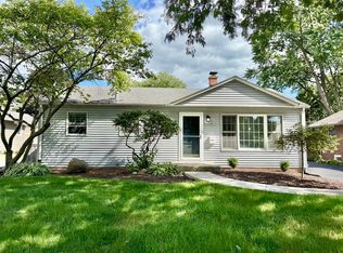 129 Pomeroy Ave, Crystal Lake, IL 60014
