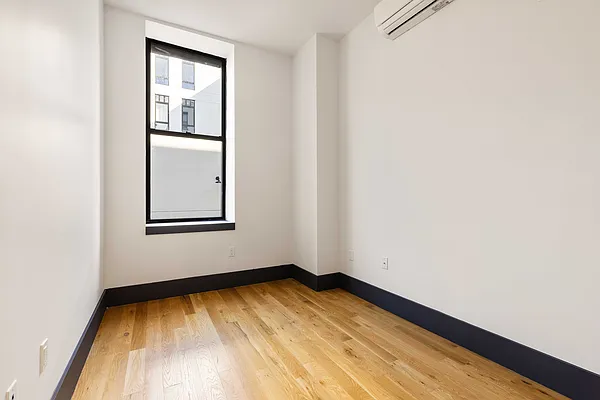 Bedroom, photo 2