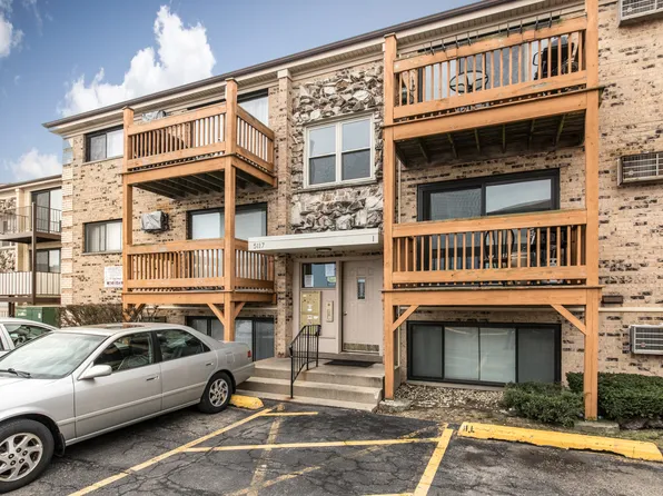 5117 N East River Rd Unit 3A, Chicago, IL 60656