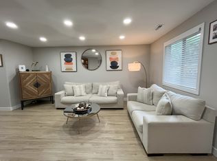 402 Mulberry Cv #A, Mount Laurel, NJ 08054