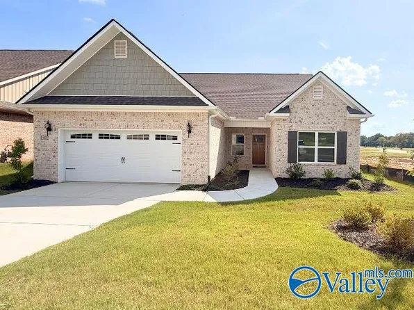 1302 Vermilion Cir, Huntsville, AL 35803