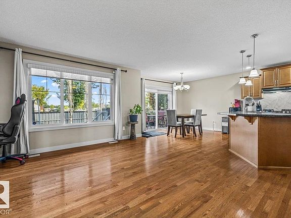 5th image of 36 Becker Cres