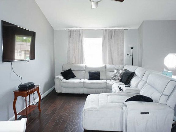 4th image of 639 Tupelo Dr