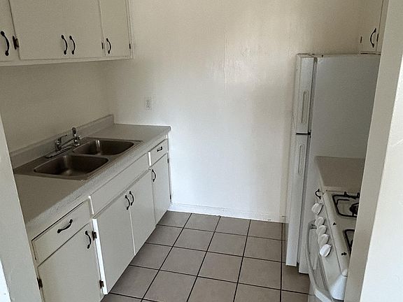 3rd image of 4330 52nd St #6