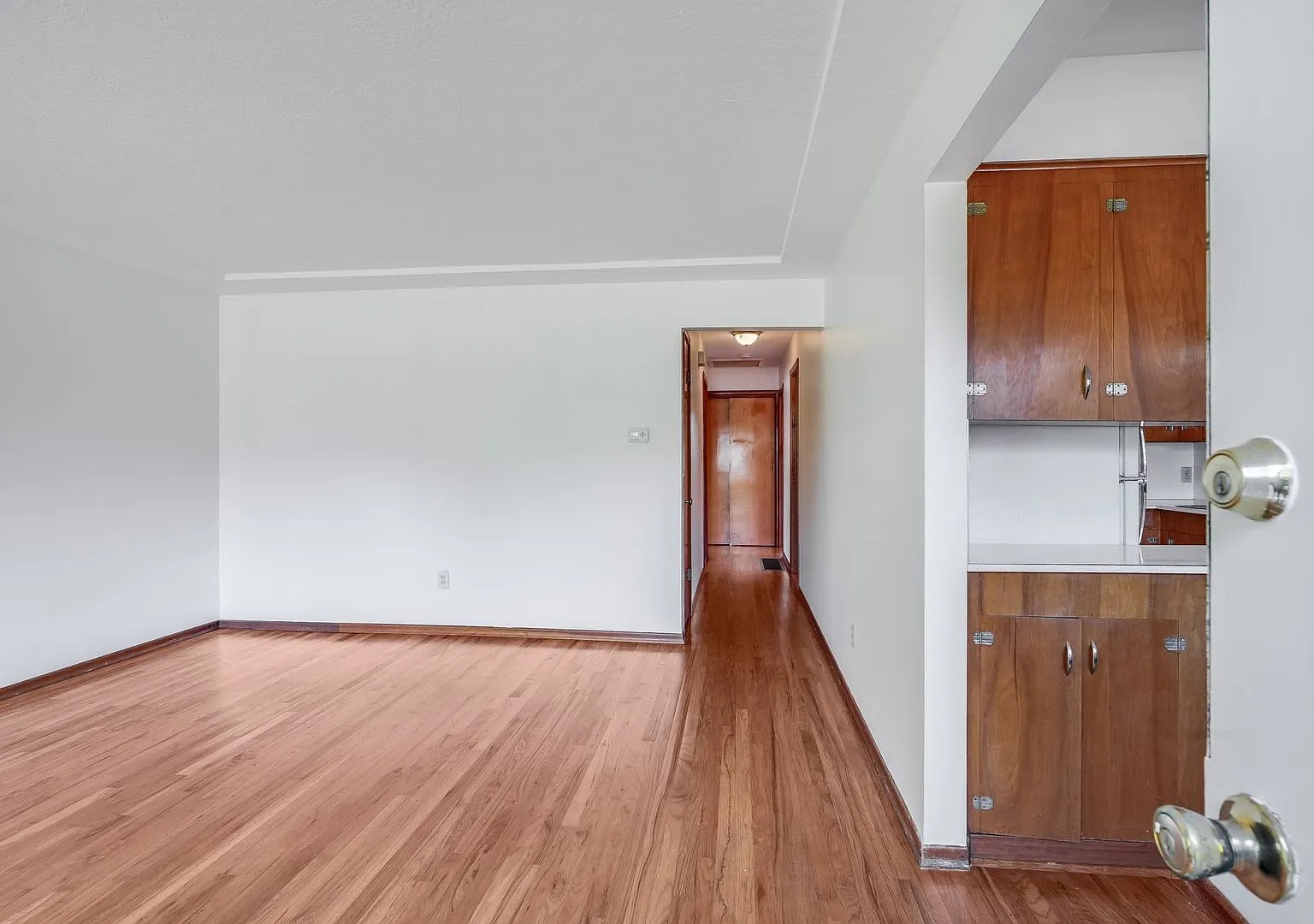 Charming 3 bed, 1.5 bath rental home in SE Portland! — Photo 2