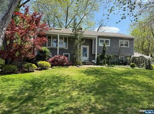 500 Fordham Pl, Paramus, NJ 07652