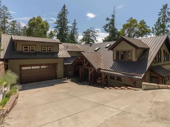 123 Smith Rd, Saltspring Island, BC V8K 2A6