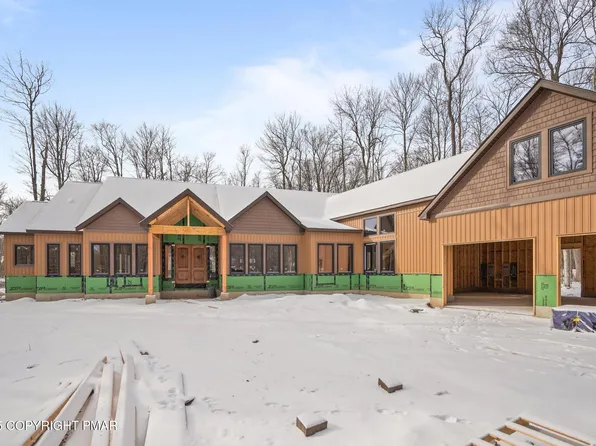 105 Boones Trl, Pocono Pines, PA 18350