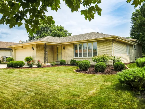 7453 Cashew Dr, Orland Park, IL 60462