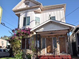 3278 West St, Oakland, CA 94608